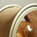 Lampe à poser Bob en métal champagne et fibre naturelle avec abat-jour circulaire, vue rapprochée du design élégant. Dakar, Sénégal