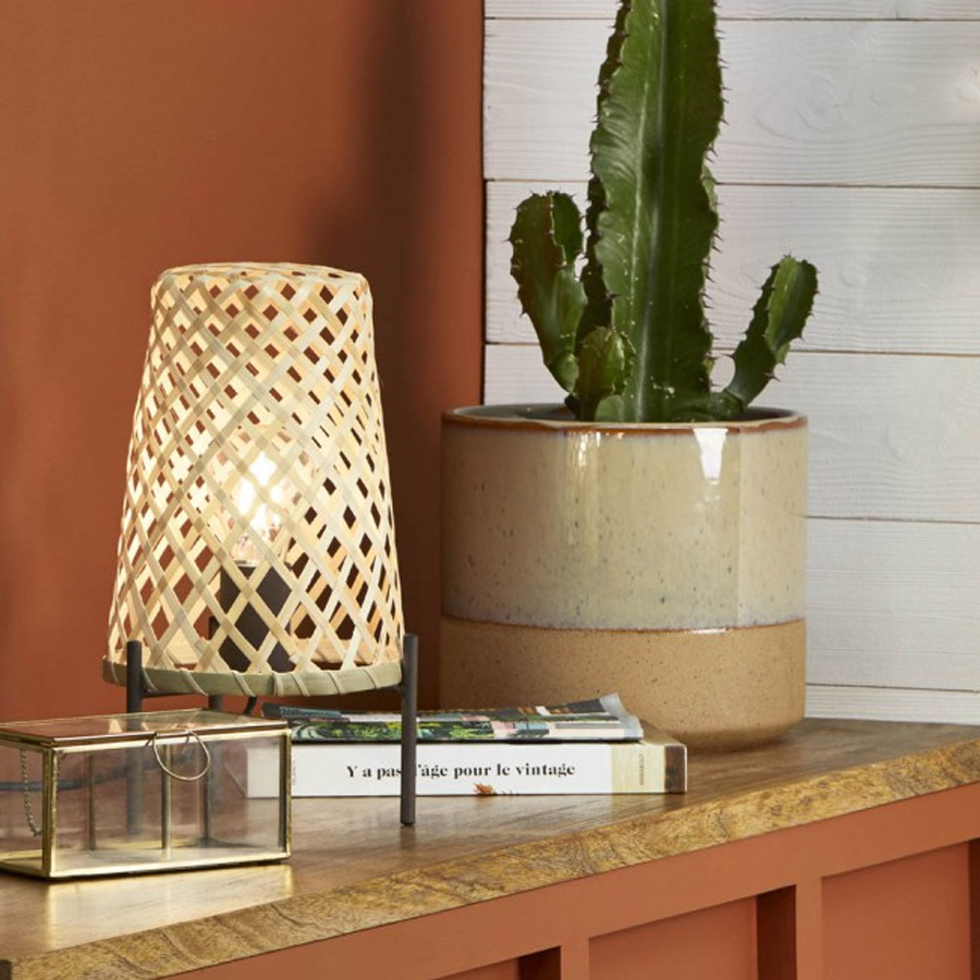 Lampe trépied Kami en bambou tressé naturel H31.Dakar , Sénégal