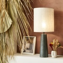 Mise en situation de la belle lampe à poser en céramique disponible sur Dakar, Sénégal