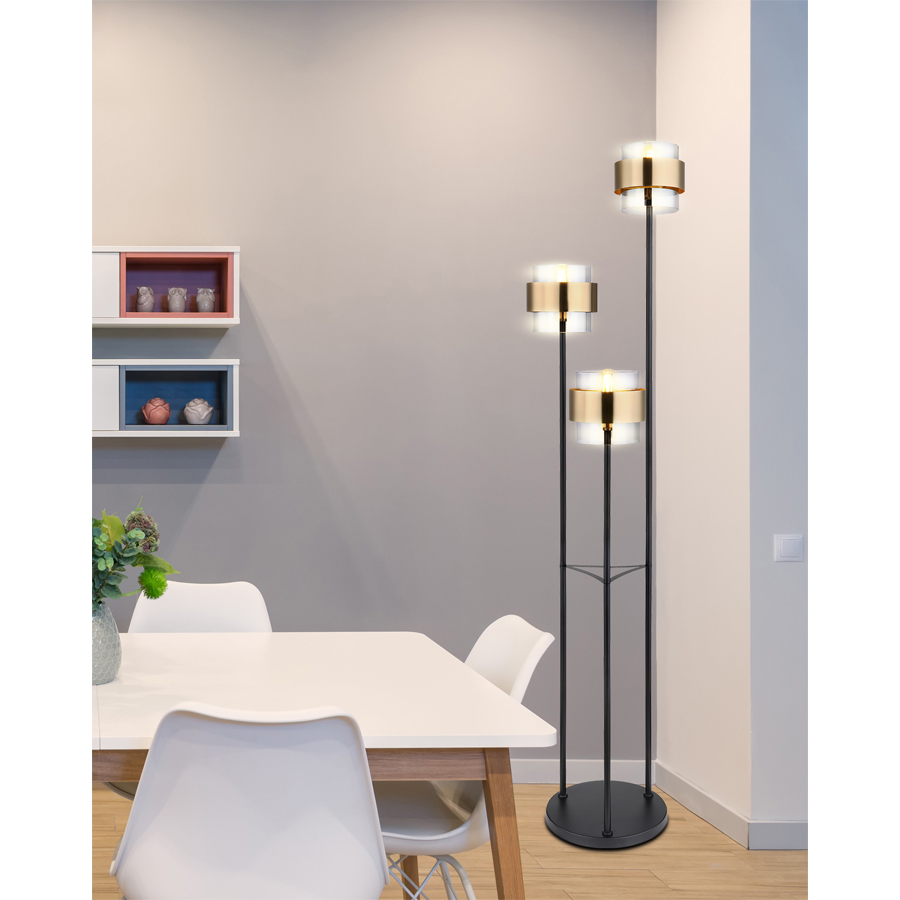 Lampadaire Milley installé dans une salle à manger moderne à Dakar, Sénégal
