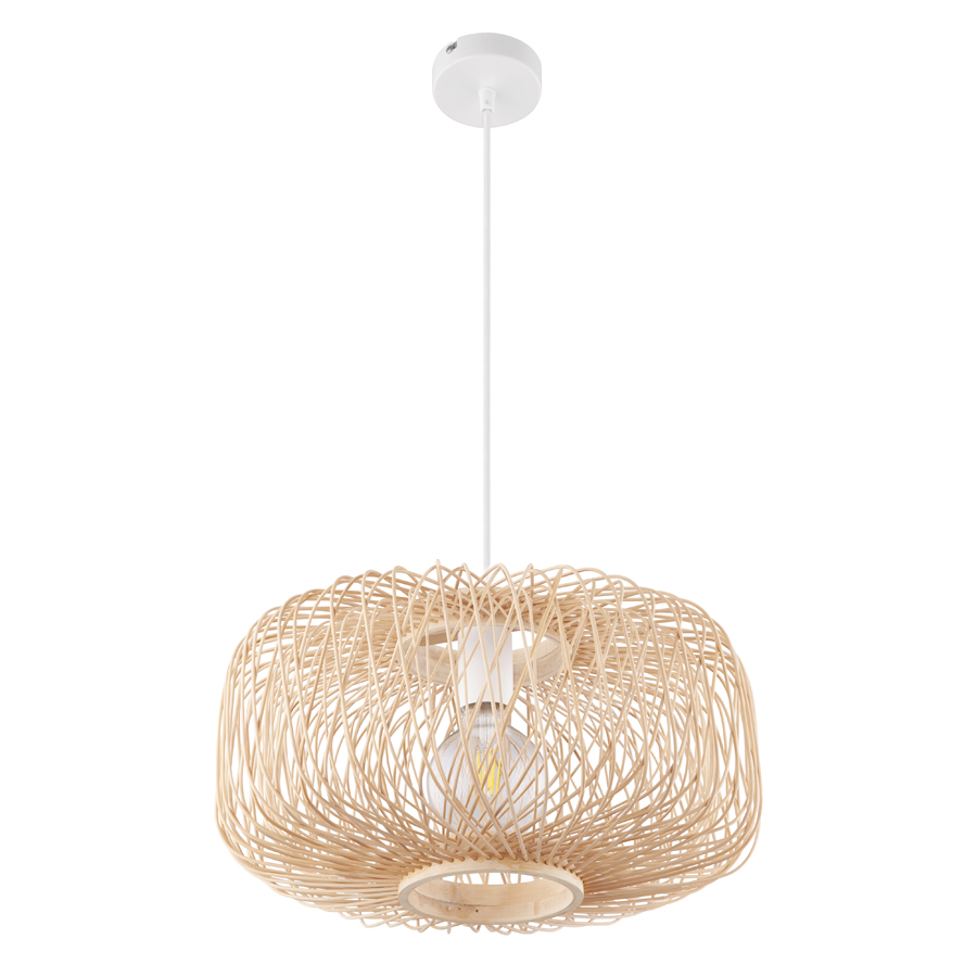 Vue rapprochée de la suspension Lucia en métal blanc et bambou, parfaite pour illuminer une salle à manger avec élégance à Dakar, Sénégal.