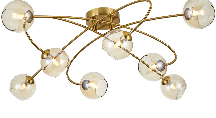 Lustre plafonnier à 8 lampes Ambroisie en métal doré et verre transparent – Parfait pour l’éclairage d’intérieur élégant – Dakar, Sénégal.