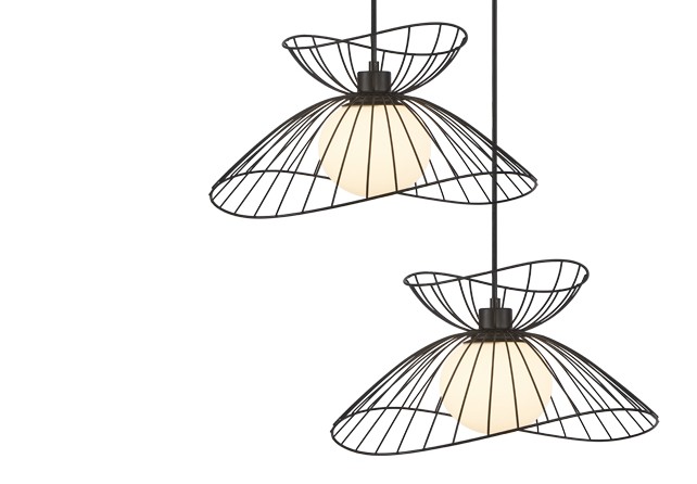 Lustre 3 lampes sophiste en métal filaire noir verre blanc. Dakar, Sénégal