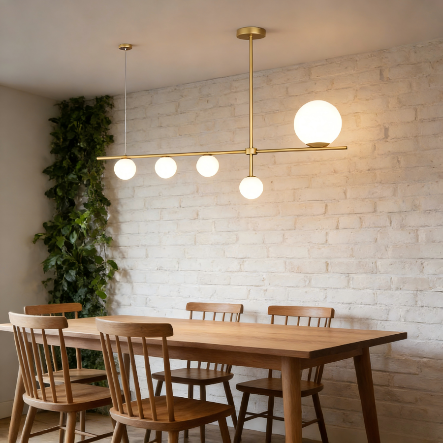 Lustre Royale 5 lampes en métal doré et verre blanc