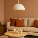 Suspension wabi sabi en résine texturée blanche