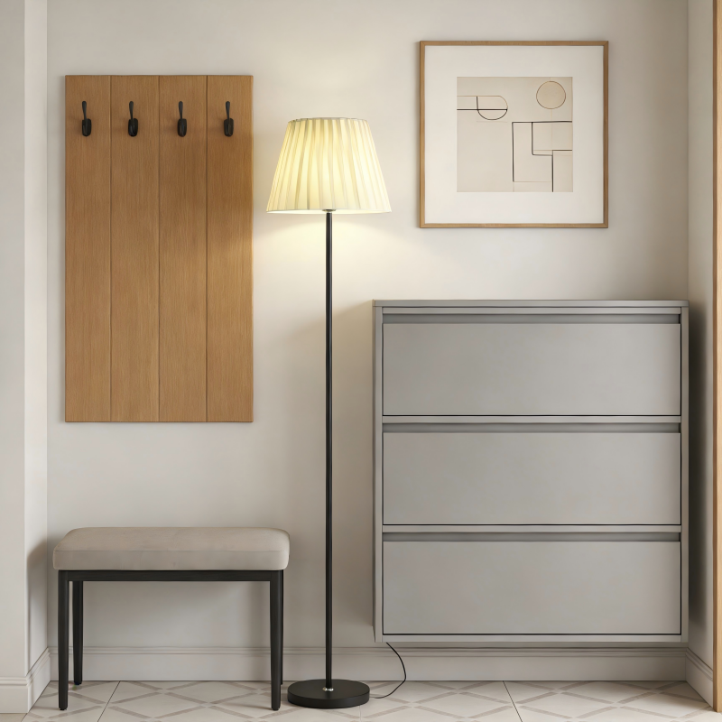 Lampadaire en métal base noir avec abat-jour impero blanc