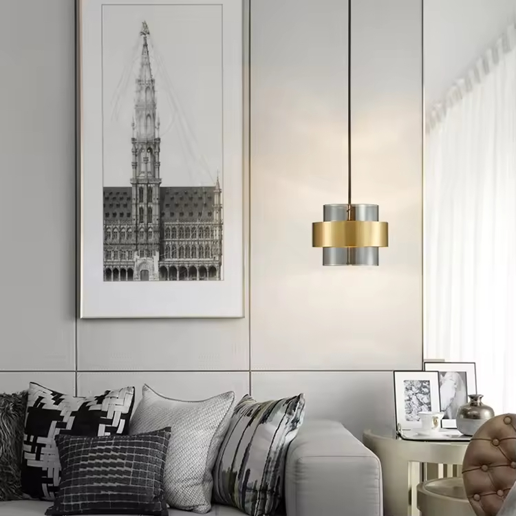 Suspension milley en métal noir et verre, anneau de laiton