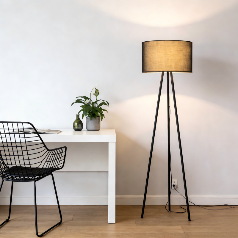 Lampadaire william moderne en métal noir et textile marron