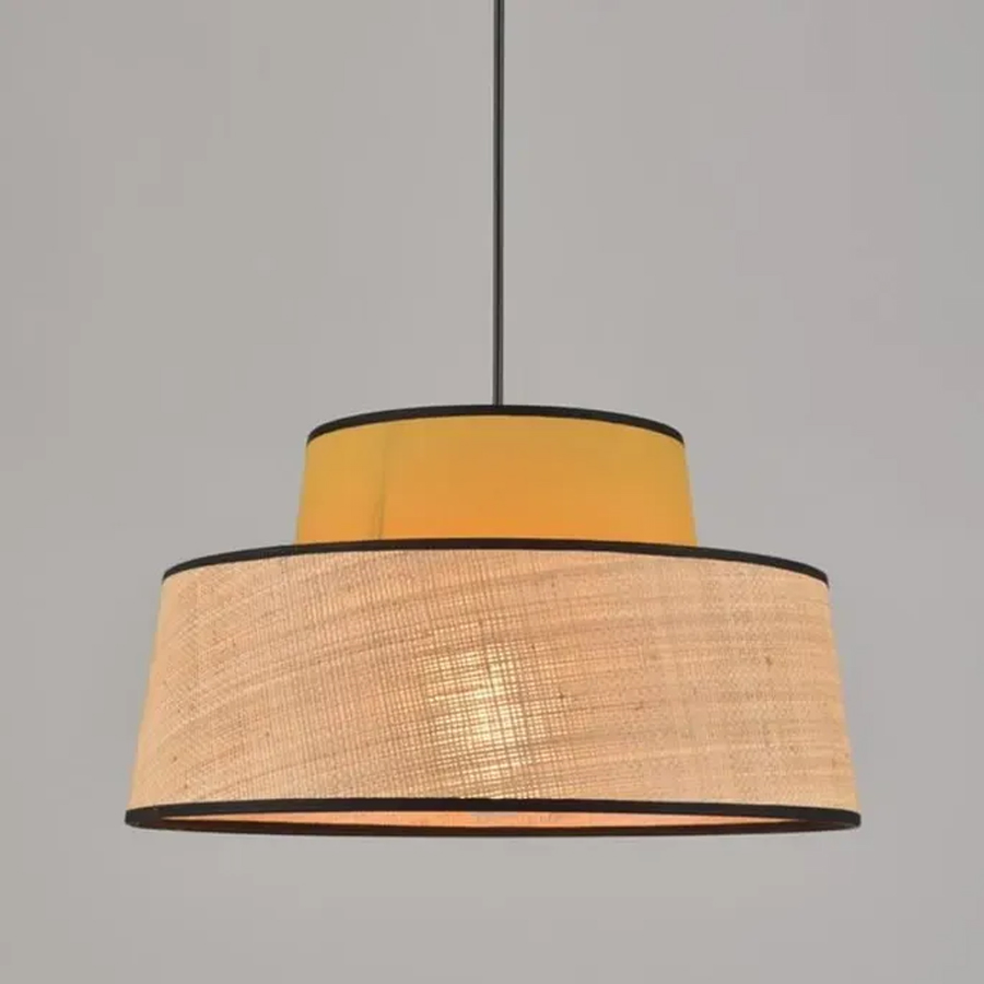 Suspension Majorque en coton et raphia moutarde, vue rapprochée, parfaite pour la décoration intérieure moderne à Dakar, Sénégal.