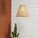Suspension Kami conique dans une décoration intérieure naturelle - Dakar, Sénégal