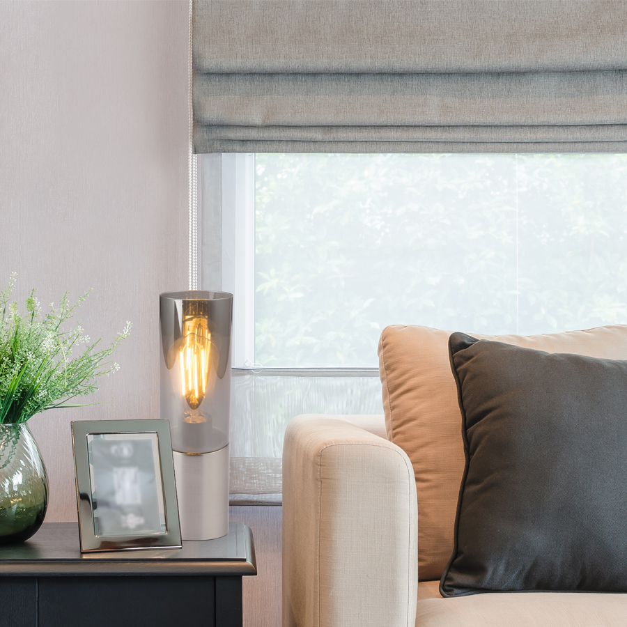 ANNIKA - Lampe à poser en métal nickel mat et verre fumé H30